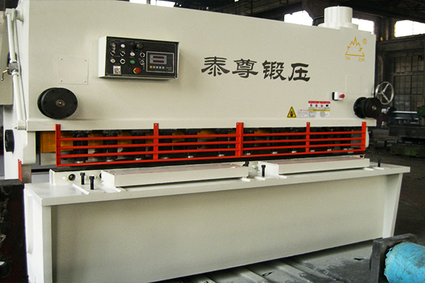 QC11X(K)-16×2500系列液压（数控）闸式剪板机-冰灰色